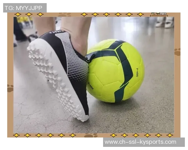 探索迪卡侬700足球鞋的卓越性能与舒适体验助力你的足球梦想 探索迪卡侬700足球鞋的卓越性能与舒适体验助力你的足球梦想